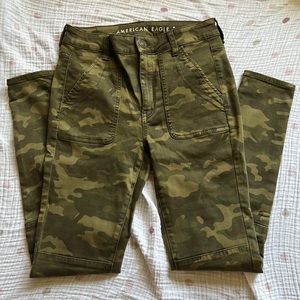 American Eagle high rise jegging size 6 regular camouflage pants